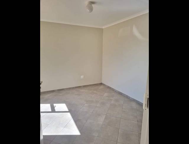 3 BEDROOM HOUSE FOR SALE IN COSMO CITY